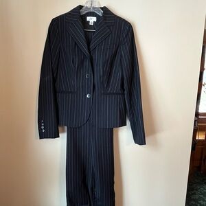 Women’s Pinstripe Blazer & Pants - Navy w/Grey & Lt Blue - Sz 2 Top; Sz 4 Pant